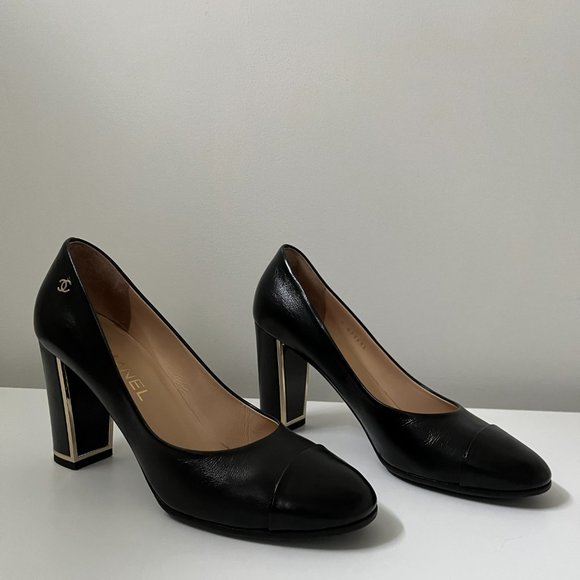 CHANEL Cap-Toe Black Leather Pumps - Picture 5 of 13